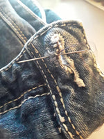 button/ buttonhole repair